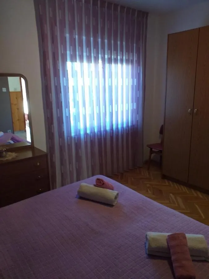 Lori Daire Pula